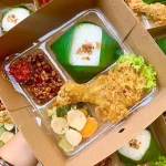 Nasi-ayam-sambal-bawang-level-pedas-custom